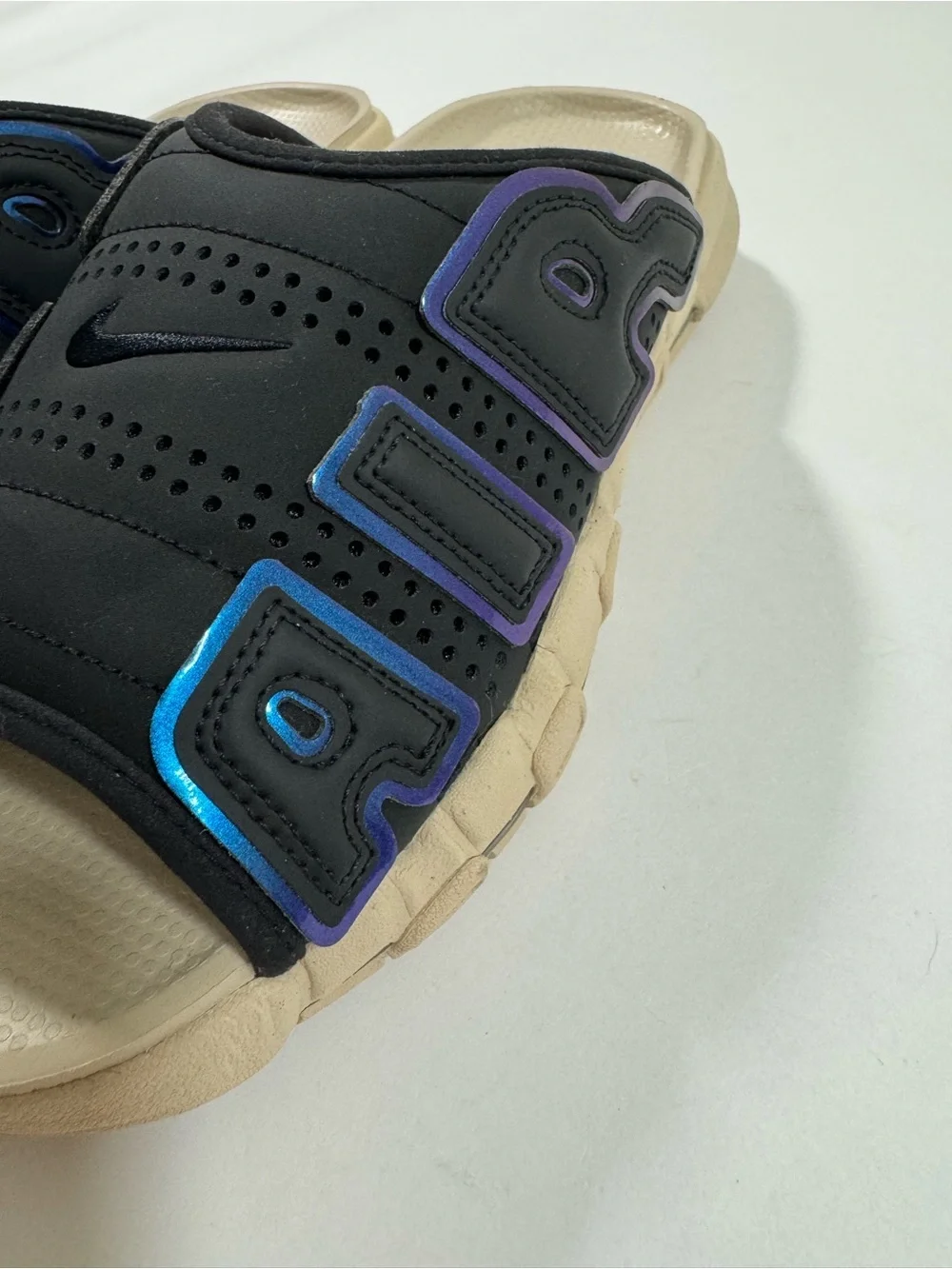 Nike Mens Uptempo Slides Sandals Black Sandrift Iridescent